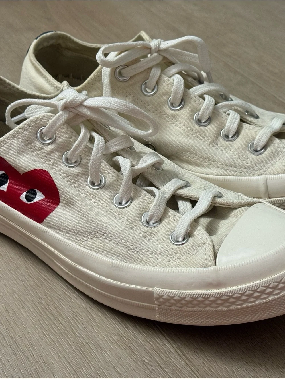 Comme des Garçons PLAY Cream Canvas Low-Top Sneakers with Red Heart